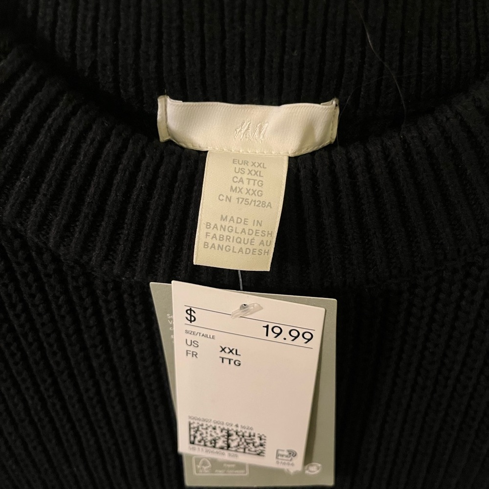 NWT H&M Women’s sleeveless sweater dress with small slits on the sides. - Picture 2 of 3